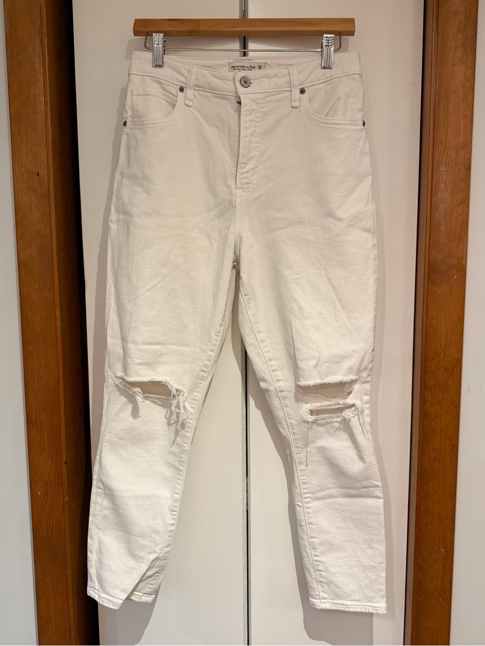 Abercrombie & Fitch White Super Skinny Ankle High Rise Jeans